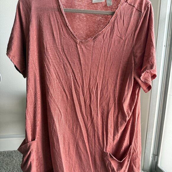 Pink tunic with lighter pink ruffles - Picture 1 of 2